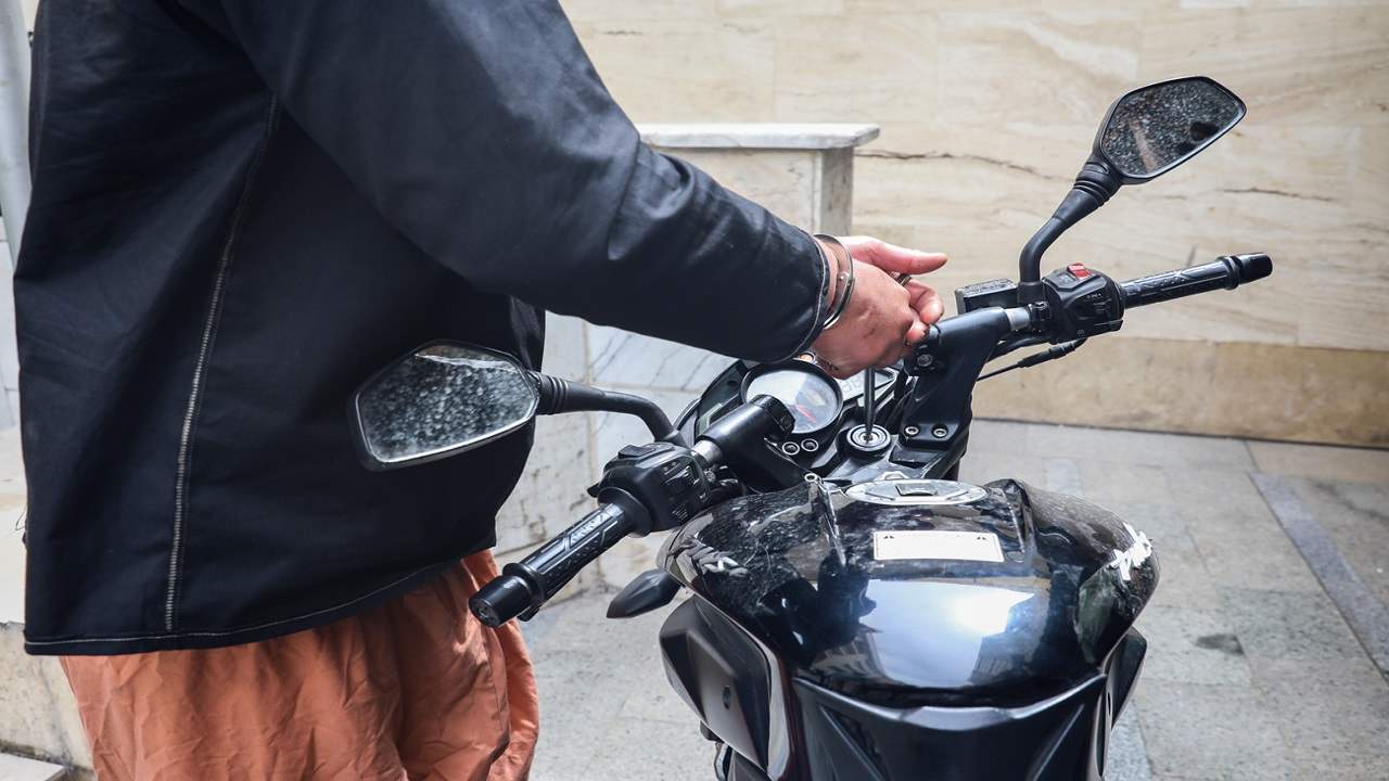سارق موتورسیکلت‌های شهروندان پایتخت در خزانه دستگیر شد