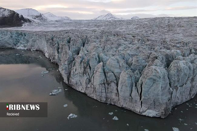 گرمایش زمین و آب شدن یخ‌های قطبی + عکس