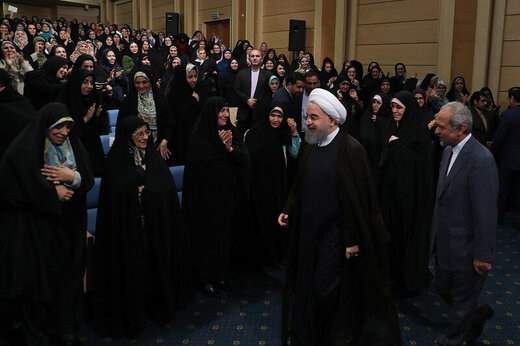 روحانی اجازه معرفی وزیر زن را ندارد؟