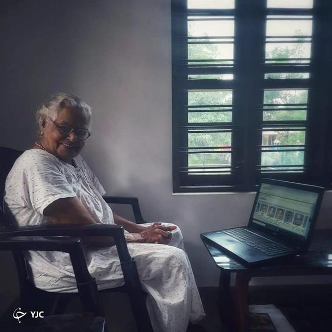مهارت جالب مادربزرگ 90 ساله در استفاده از لپ تاپ!