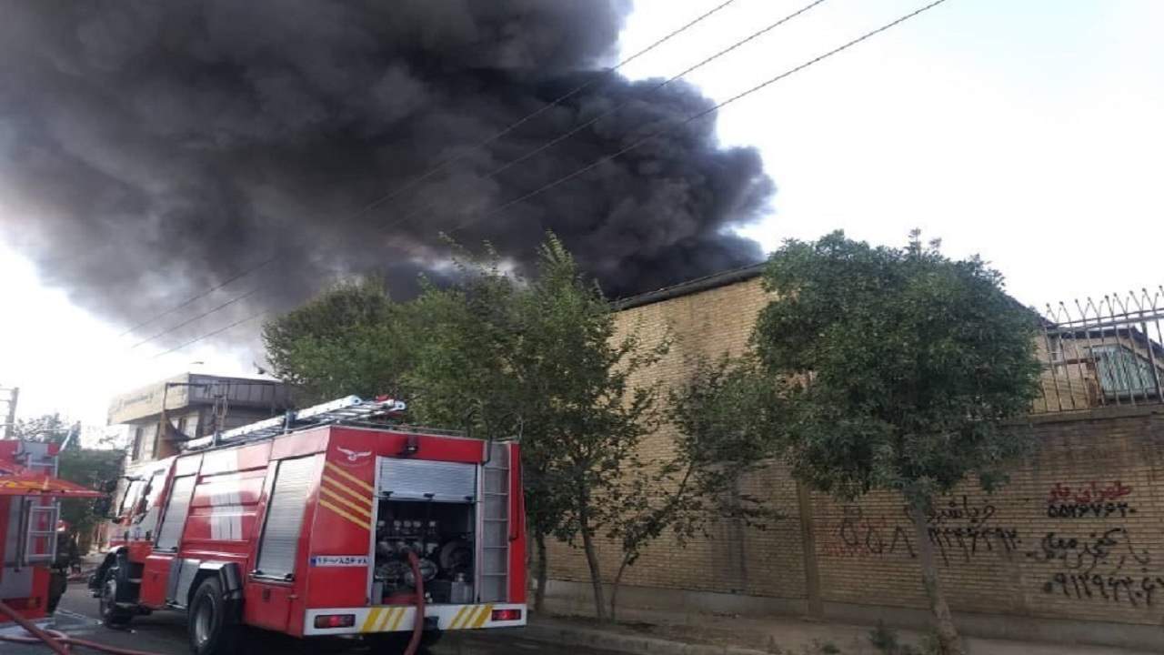 آتش سوزی سوله‌ای در شهرک صنعتی چهاردانگه