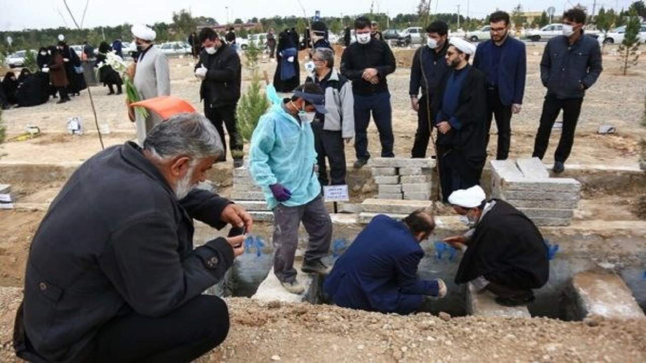 کرونا را جدی بگیرید/ تردد غیرضروری در آرامستان‌ها ممنوع!