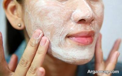استفاده از شیر در از بین بردن لکه های پوستی