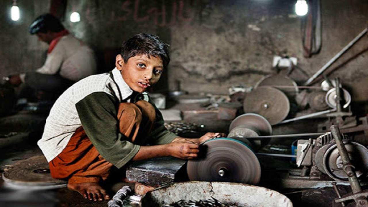 به کارگیری کودکان در کارگاه‌ها چه جریمه‌ای دارد؟