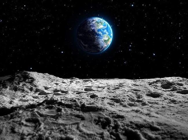 حفره های مخفی حاوی آب روی سطح ماه ممکن است از آنچه که دانشمندان در گذشته فکر می کردند بسیار بیشتر باشند