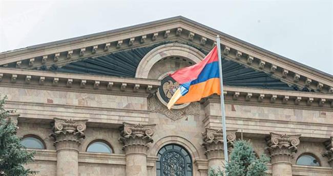 استعفای وزیر دفاع ارمنستان 