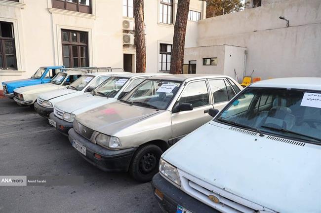 عکس: کشف خودرو‌های سرقتی توسط پلیس تهران