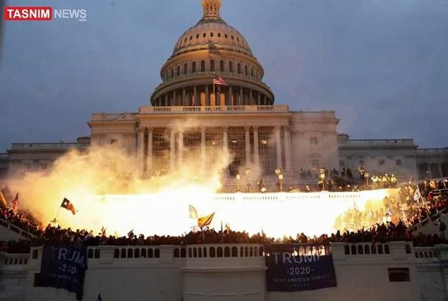 عکس: آتش بازی هواداران ترامپ در ساختمان کنگره