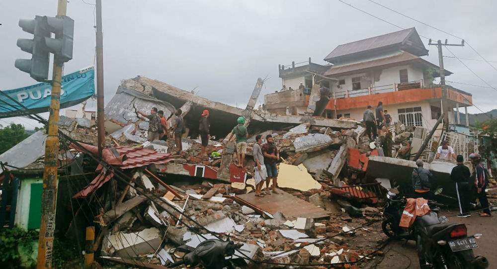 تعداد قربانیان زلزله در اندونزی، به 34 نفر رسید + عکس و فیلم