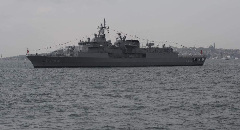 ناوچه نیروی دریایی ترکیه به محل غرق شدن کشتی باری روسیه رسید