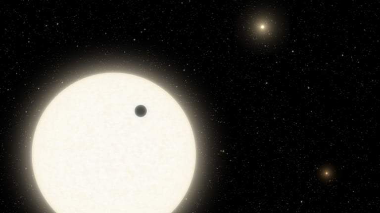 محققان سیاره‌ای در فاصله 1800 سال نوری با سه خورشید کشف کردند