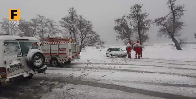 امدادرسانی هلال احمر گلستان به 790 مانده در برف و کولاک