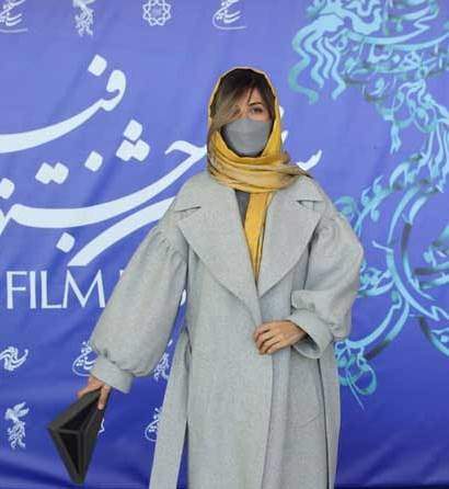 مدل پالتو سارا بهرامی در پنجمین روز جشنواره فجر 39,مدل پالتو,مدل پالتو بازیگران زن ایرانی,مدل پالتو در جشنواره فجر