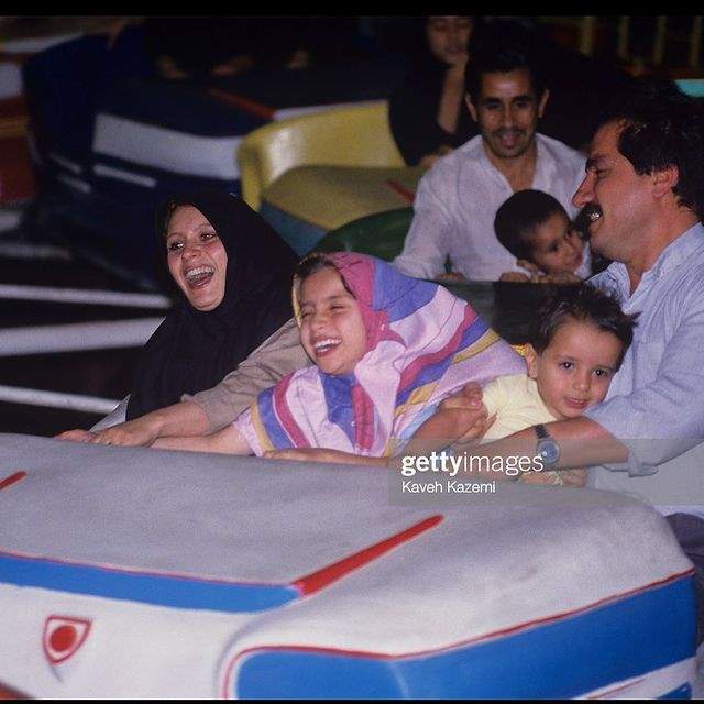 تفریح خانوادگی در تهران سال 73 + عکس