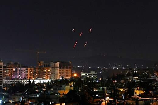 ببینید ؛ مقابله پدافند هوایی سوریه با حمله رژیم صهیونیستی