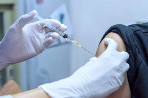 واکسن کرونا در پایگاه‌های تعیین شده تزریق می‌شود