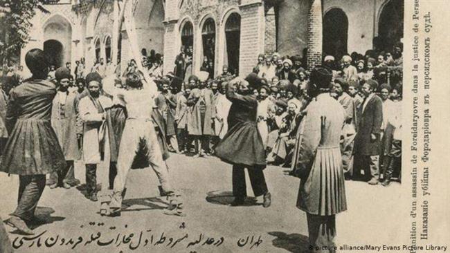 مجازات یک مجرم. تاریخ عکس: 1910 میلادی