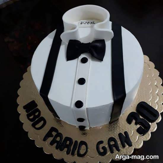 کیک تولد با طراحی جالب سیاه و سفید 