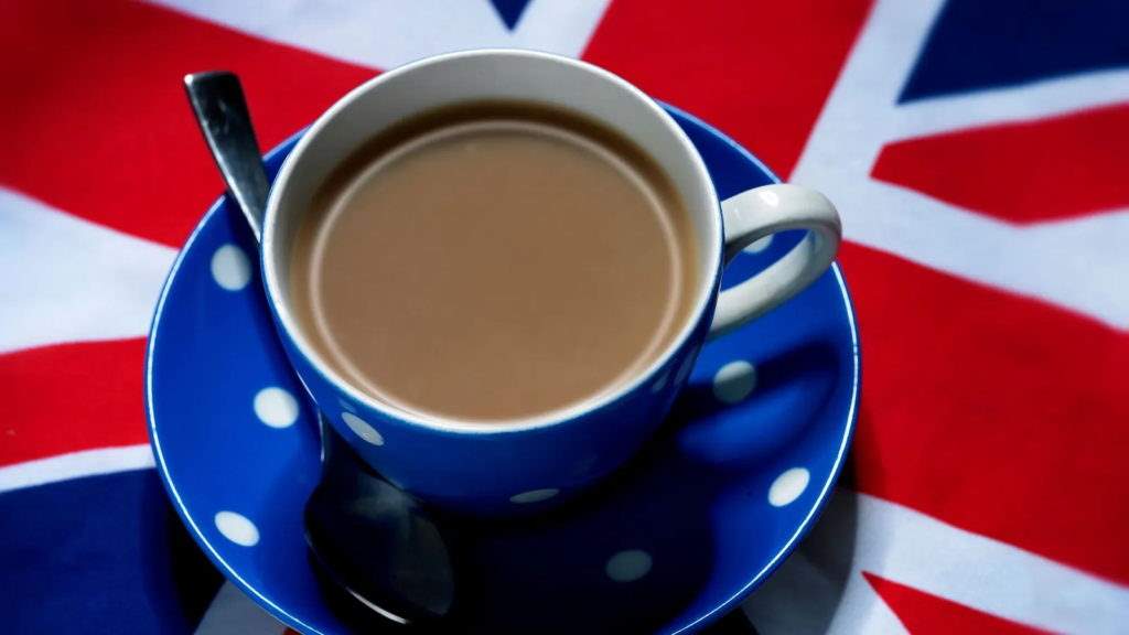چرا بریتانیایی ها تا به این اندازه به نوشیدن چای علاقه دارند؟
