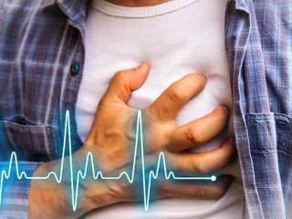 8 نشانه که خبر از وقوع سکته قلبی میدهد