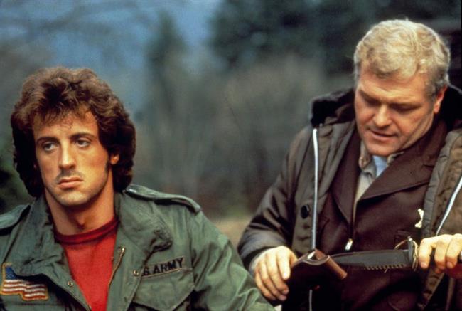 یک نسخه از فیلم Rambo 4 شاهد آن است که شخصیت مشهور و نمادین سیلوستر استالونه علیه شخصیت منفی فیلم اورجینال، کلانتر تیزل، وارد عمل می شود.