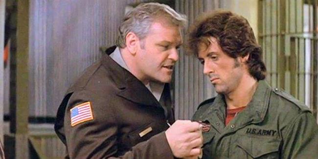 یک نسخه از فیلم Rambo 4 شاهد آن است که شخصیت مشهور و نمادین سیلوستر استالونه علیه شخصیت منفی فیلم اورجینال، کلانتر تیزل، وارد عمل می شود.