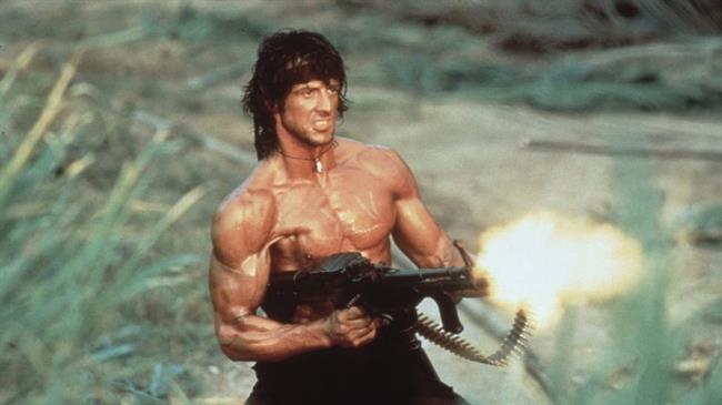 یک نسخه از فیلم Rambo 4 شاهد آن است که شخصیت مشهور و نمادین سیلوستر استالونه علیه شخصیت منفی فیلم اورجینال، کلانتر تیزل، وارد عمل می شود.