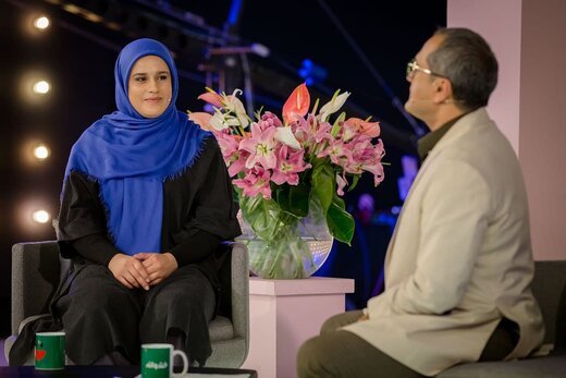 اولین زن وزنه‌بردار مدال‌آور ایرانی در جهان مهمان خندوانه/عکس