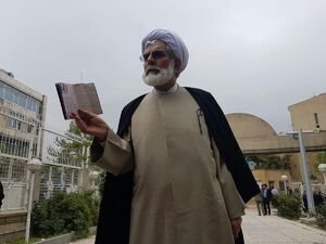 "عباس آخوندی" از دلیل ناکارآمدی خود می‌گوید/ عاقبت لجبازی یک پیرمرد