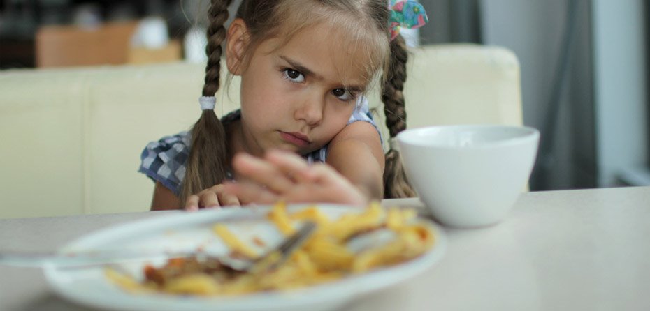 بد غذایی در کودکان نوپا و کودکان به چه صورت است؟