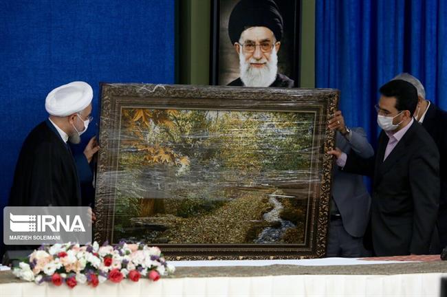 یک هدیه برای حسن روحانی در آخرین روزهای دولت + عکس