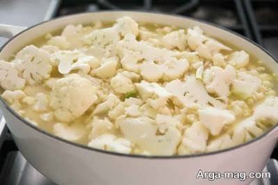 گل کلم خرد شده جهت تهیه کوکوی گل کلم