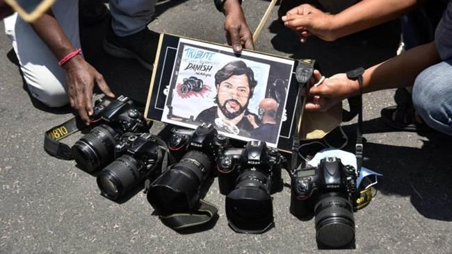 شبه نظامیان طالبان صورت دانش صدیقی عکاس کشته شده رویترز توسط این گروه را از بین برده بودند به نحوی که صورت او قابل شناسایی نبود.