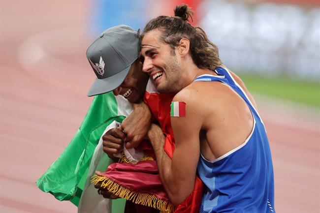 دو ورزشکار ایتالیایی و قطری در رشته پرش ارتفاع در اتفاقی نادر و جالب رضایت دادند که مدال طلا را به صورت مشترک دریافت کنند 