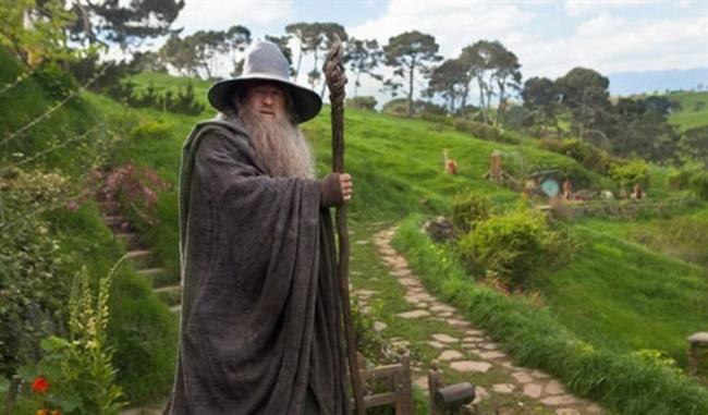 فصل دوم سریال Lord Of The Rings به خاطر کاهش هزینه از سرویس آمازون تولید خود را از نیوزیلند به بریتانیا منتقل کرده است.
