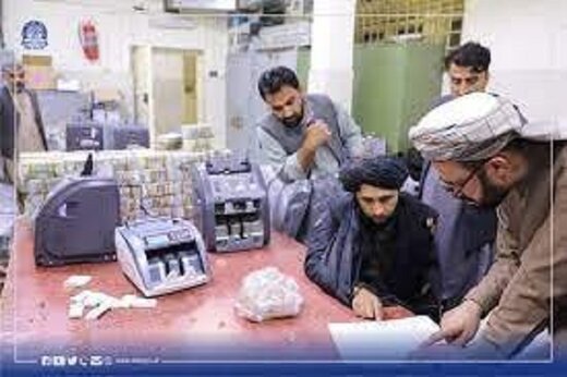 طالبان دارایی‌ مقام‌های سابق را توقیف کرد