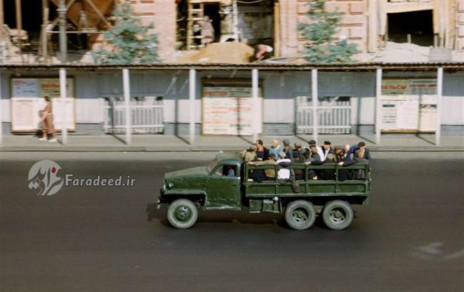 تصویری از عبور یک کامیون از مقابل دفتر نمایندگی امریکا در مسکو