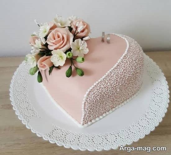 تزیین کیک عروس به شکل قلب 