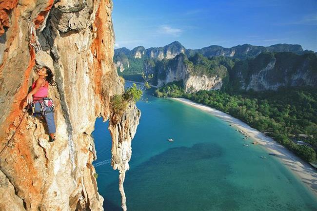 Climbing at Tonsai Beach