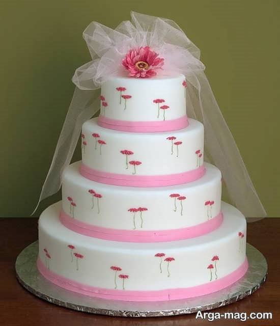 کیک عروسی با تزیین ساده 