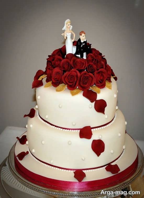 تزیین جالب کیک عروسی با گل 