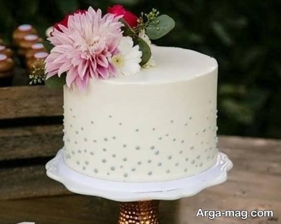 کیک عروسی با تزیینات خاص و شیک