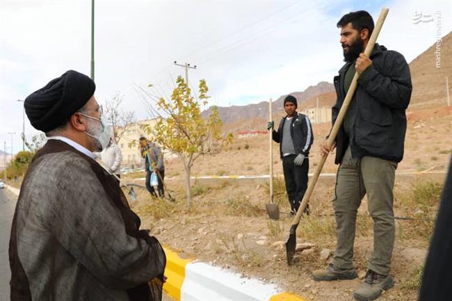 گزارش متفاوت اندیشکده‌ی آمریکایی از سفرهای استانی رئیسی/ چرا احیای جهاد سازندگی برای جمهوری اسلامی مهم است؟