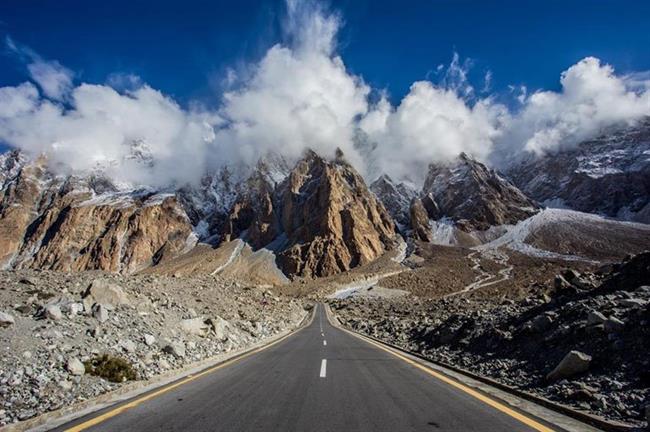 Karakoram Highway, Pakistan and China