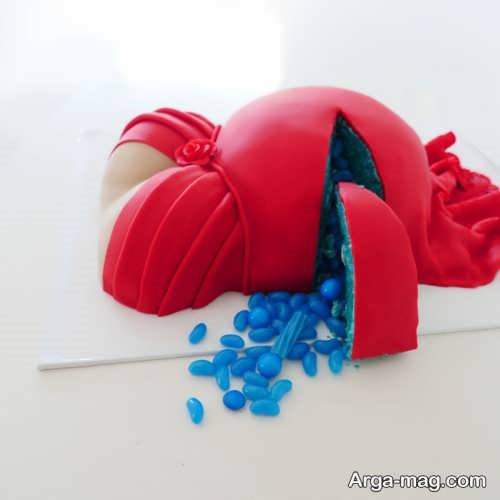 کیک بارداری با رنگ قرمز 