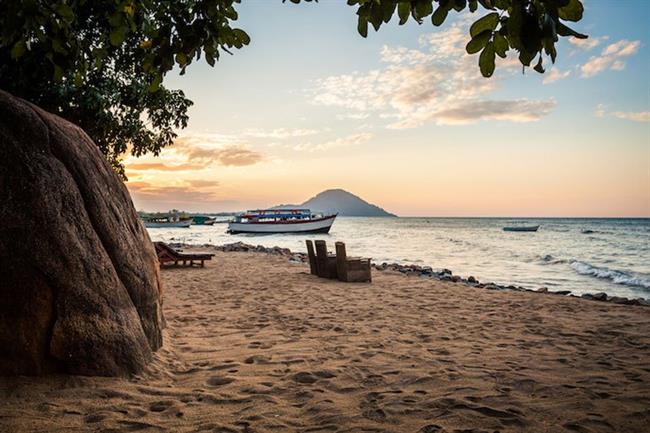 Lake Malawi (29,500 km2)