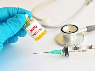 با زدن واکسن از بروز سرطان رحم پیشگیری کنید