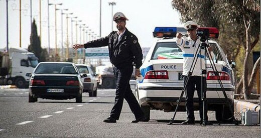 ببینید ؛ فرار راننده متخلف با مامور پلیس در بوشهر!
