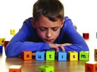30 درصد کودکان مبتلا به اتیسم حرف نمی‌زنند؛ روش‌های جدید درمانی