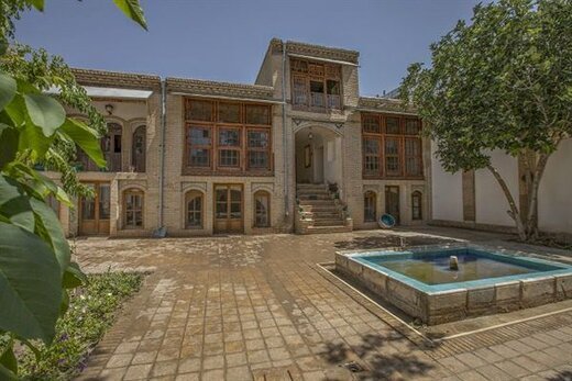 راه اندازی سیستم حفاظت الکترونیک موزه اسناد تاریخی خانه بیرجندی در بروجرد